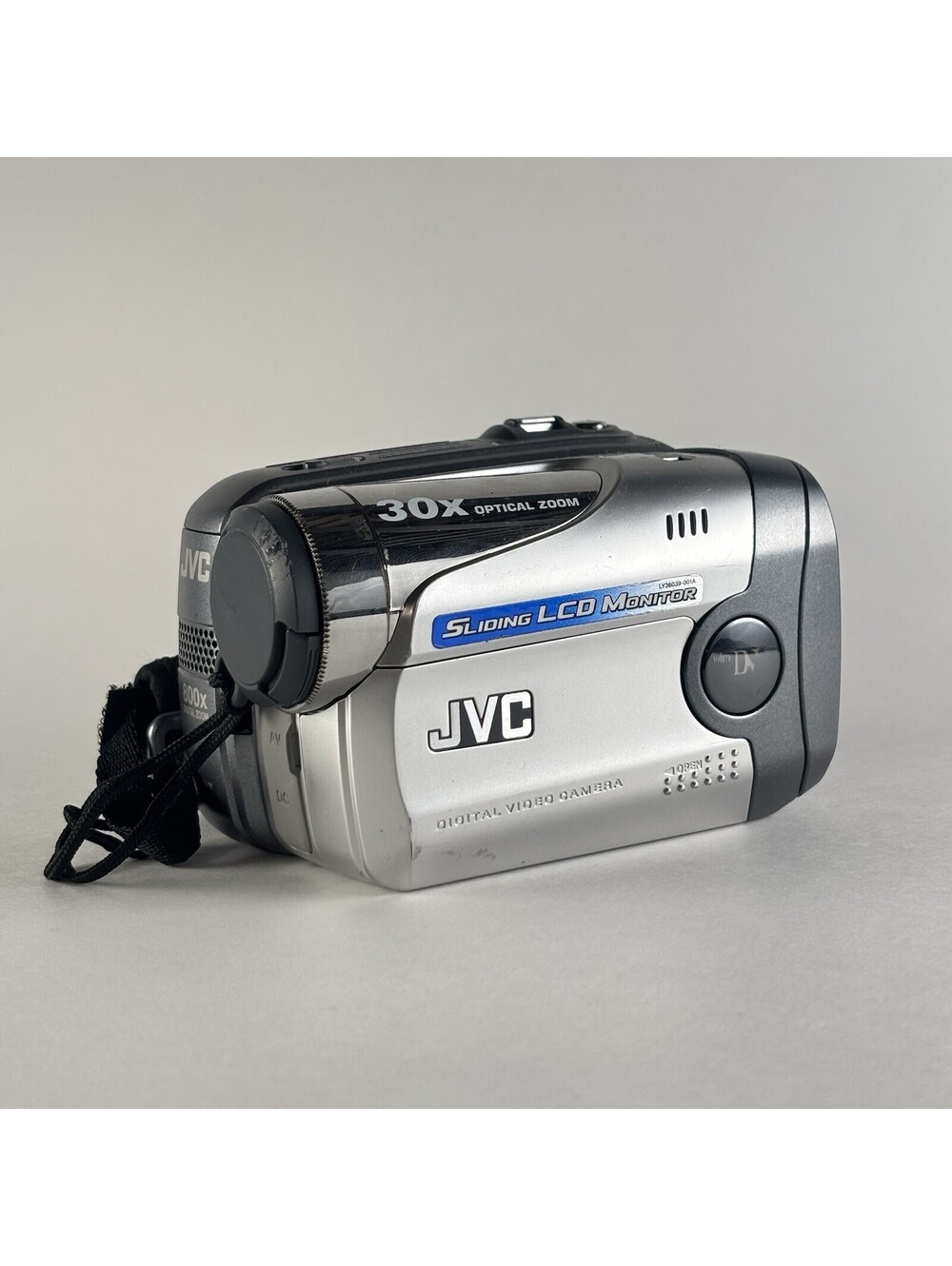 JVC GR-DA30U Silver Digital MiniDV Camcorder 30x Zoom Tested Playback Issue Read